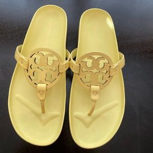 Tory Burch Miller Cloud - YellowSize 10